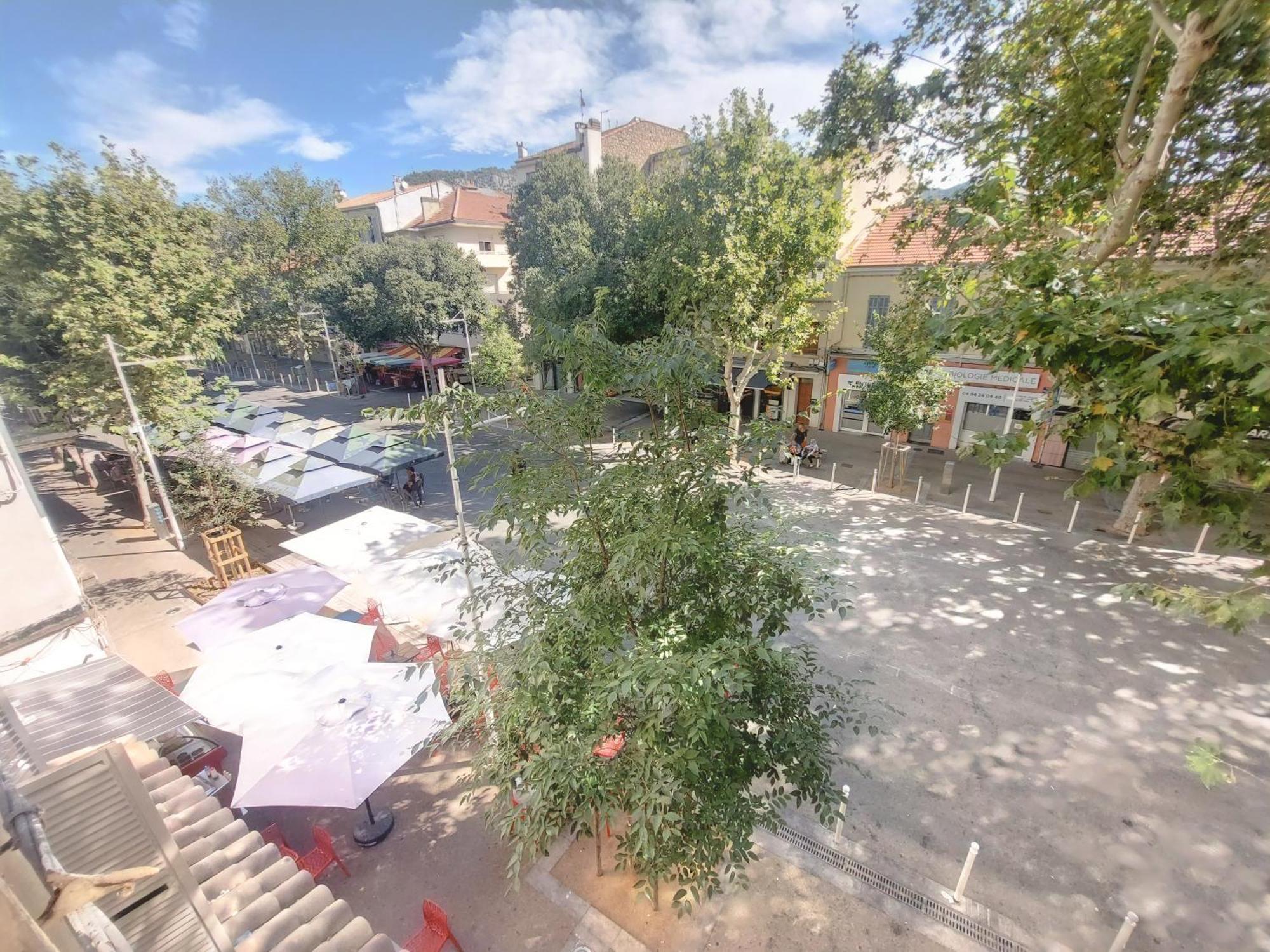 Charmant Appartement Pres Du Marche, Gare Et Port A 5Mn Tulon Zewnętrze zdjęcie